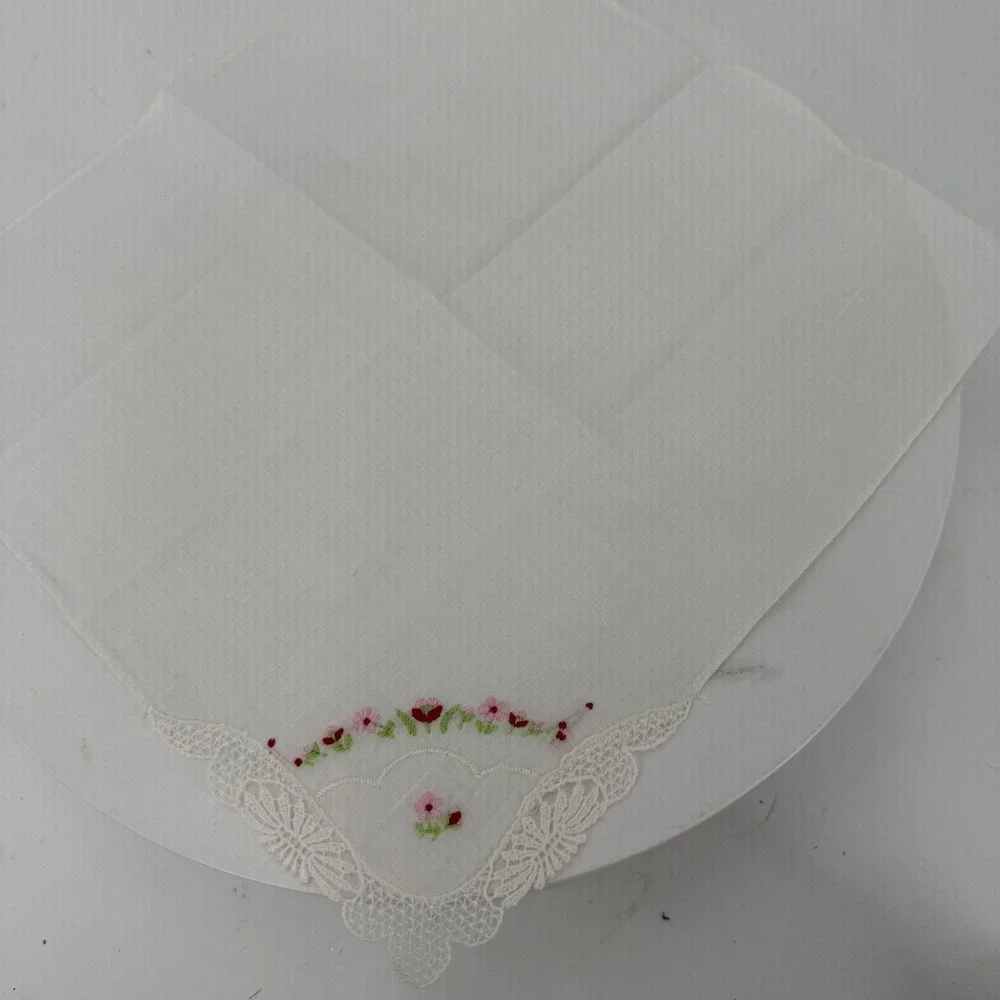Vtg handkerchief w/ delicate pink & red floral embroidery scalloped lace edge.